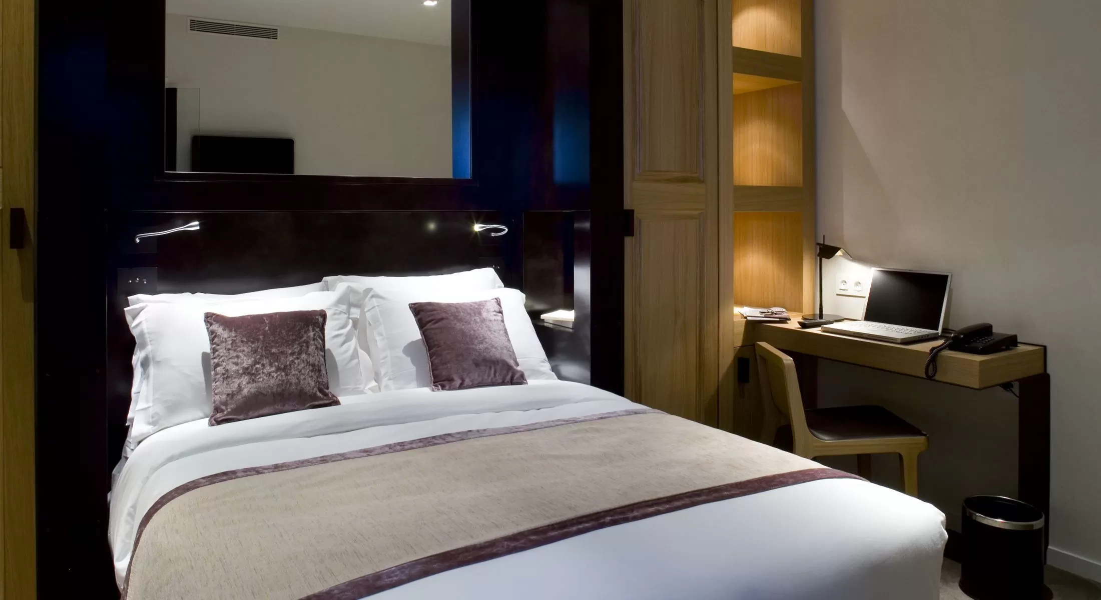Hôtel Marceau Champs Elysées - PARIS - Chambre Confort