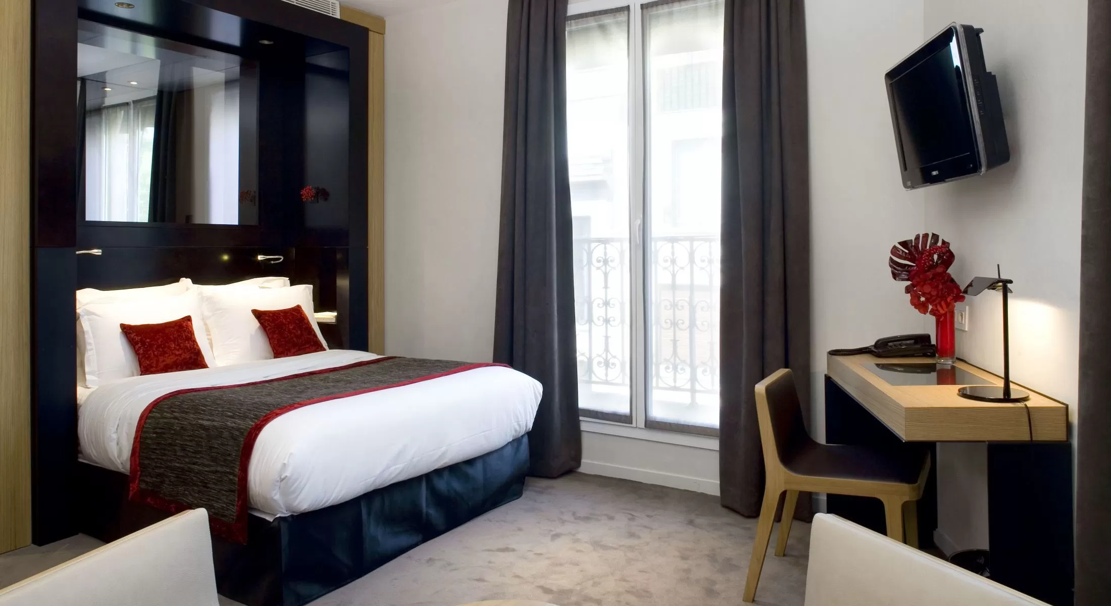 Hotel Marceau Champs Elys&eacute;es