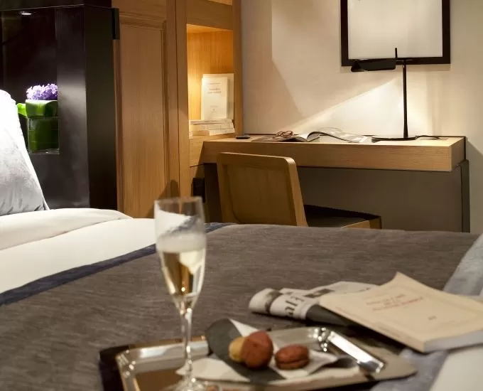 Hotel Marceau Champs Elys&eacute;es