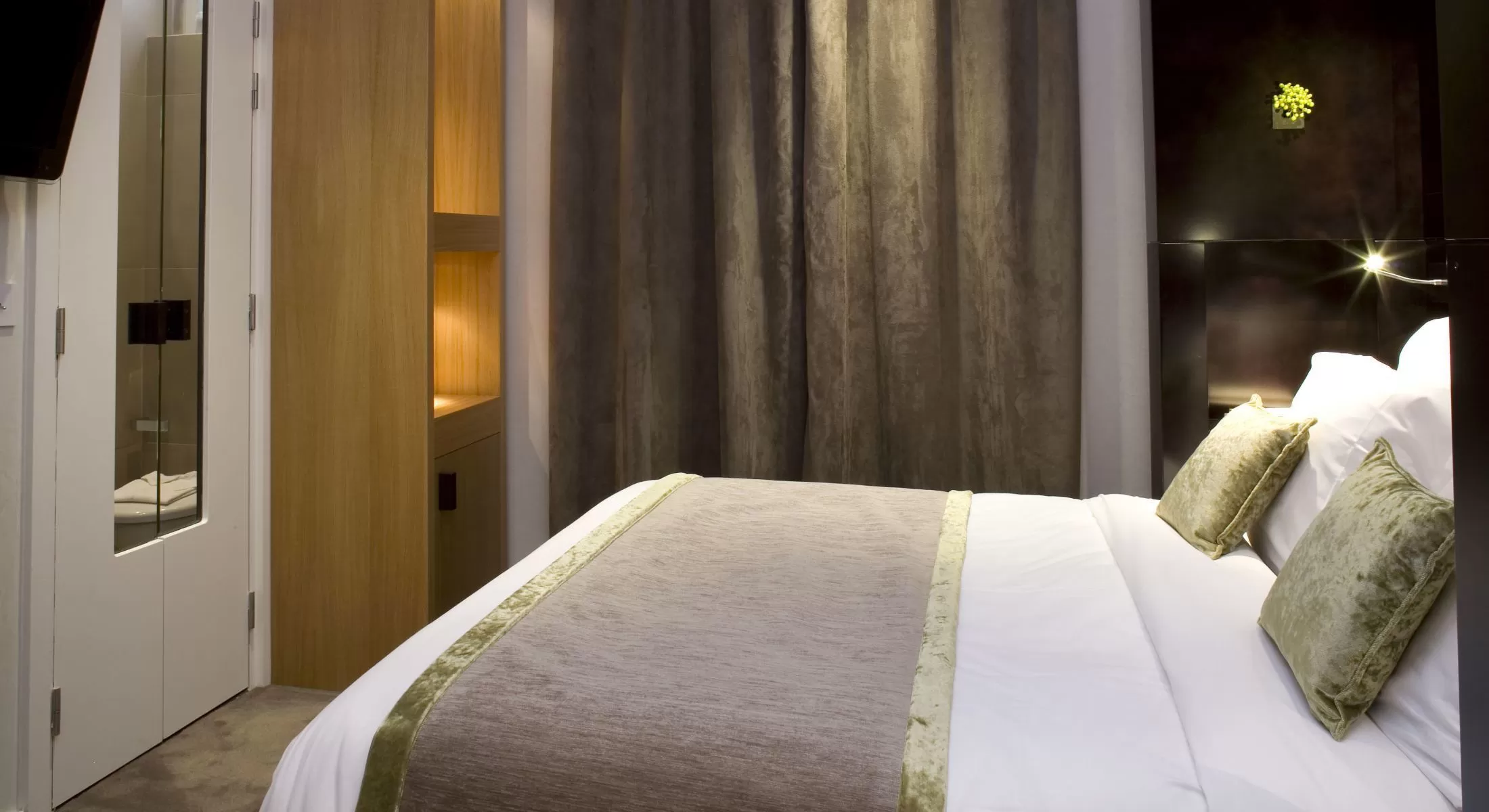 Hôtel Marceau Champs Elysées - PARIS - Chambre Confort