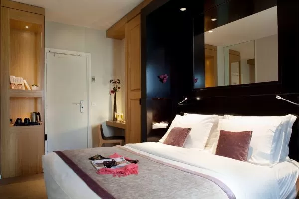 Hotel Marceau Champs Elysees Paris